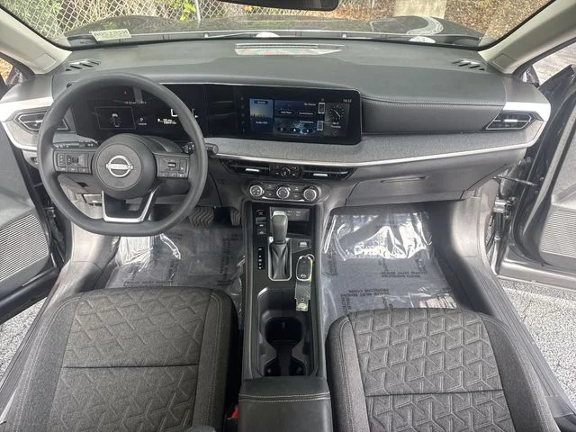 Used 2025 Gray Nissan SV image 9