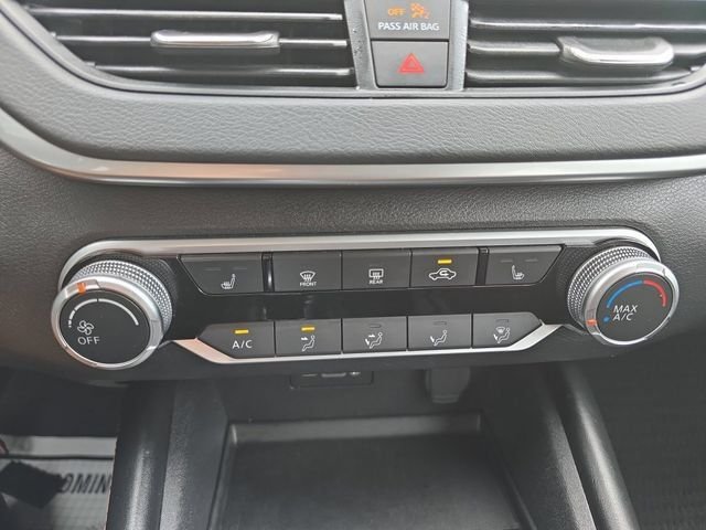 Used 2022 Black Nissan 2.5 SR image 4