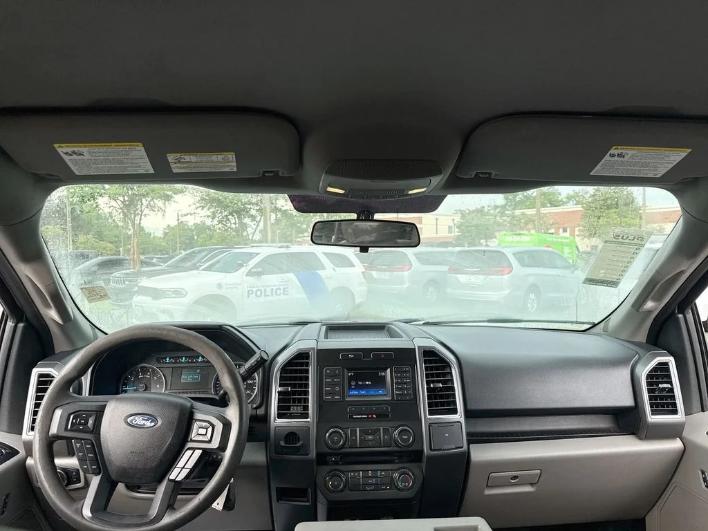Used 2015 Ingot Silver Ford XLT image 19