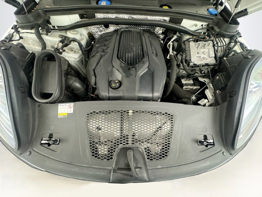 Used 2023 White Porsche T image 34