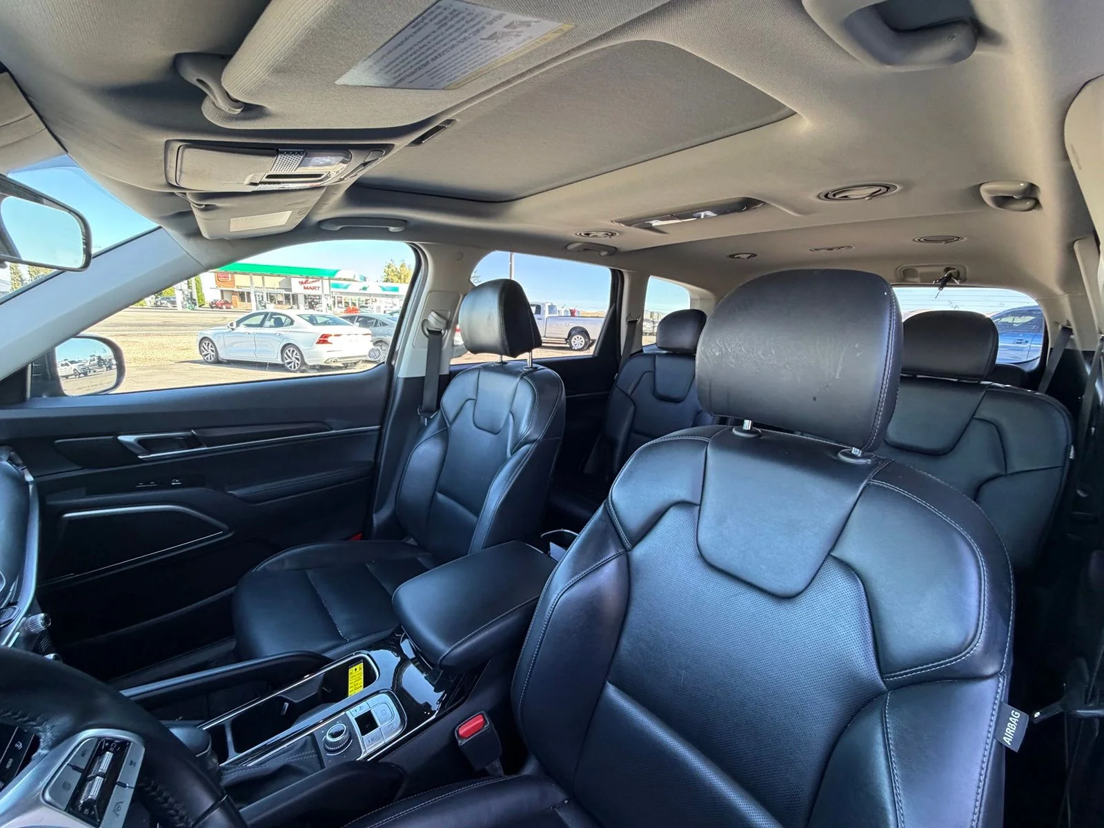 Used 2025 Green Kia S image 7