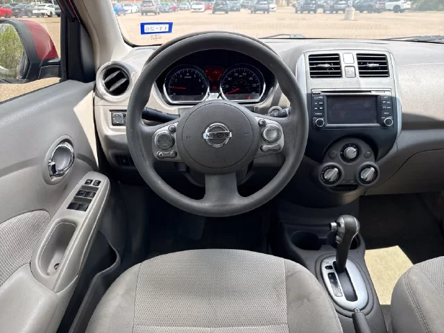 Used 2014 Red Nissan 1.6 SL image 14