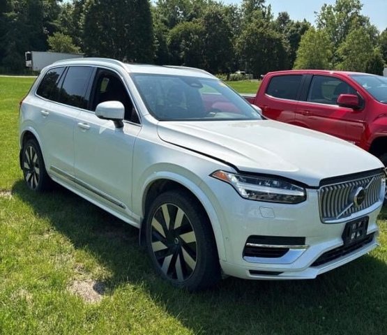 2024 Volvo XC90 Recharge Plug-In Hybrid Plus Bright Theme