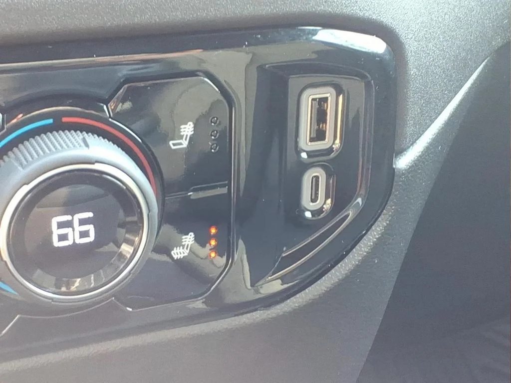 Used 2025 Black Chevrolet LT image 5