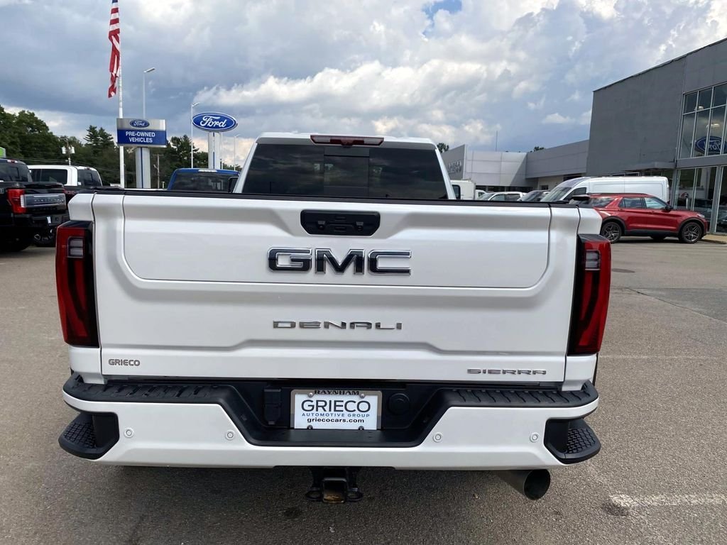 Used 2025 White GMC Denali Ultimate image 4