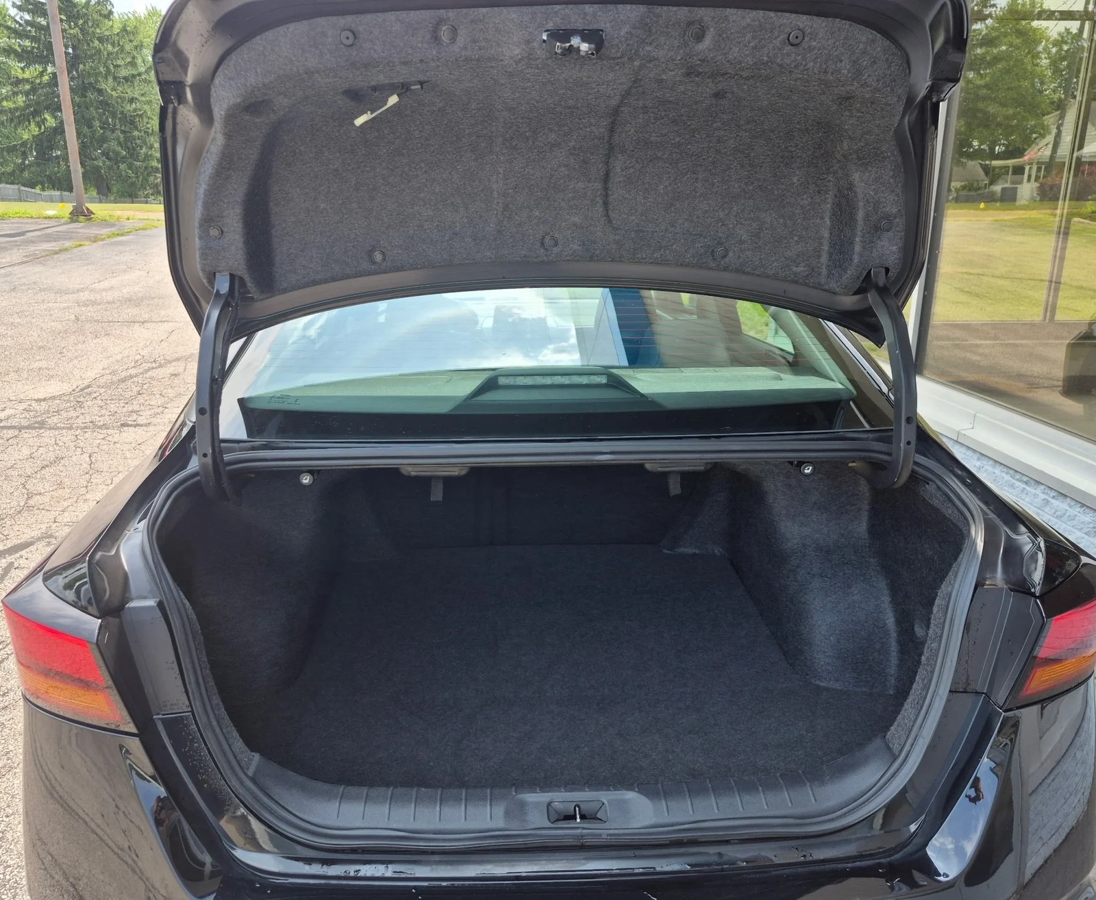 Used 2024 BLACK Nissan 2.5 SV image 5