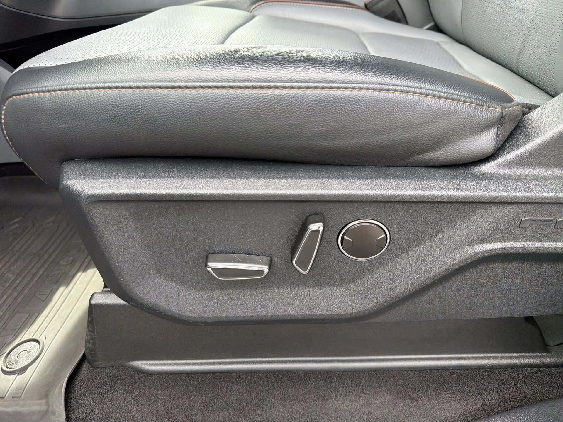 Certified Used 2025 Gray Metallic Ford Lariat image 23