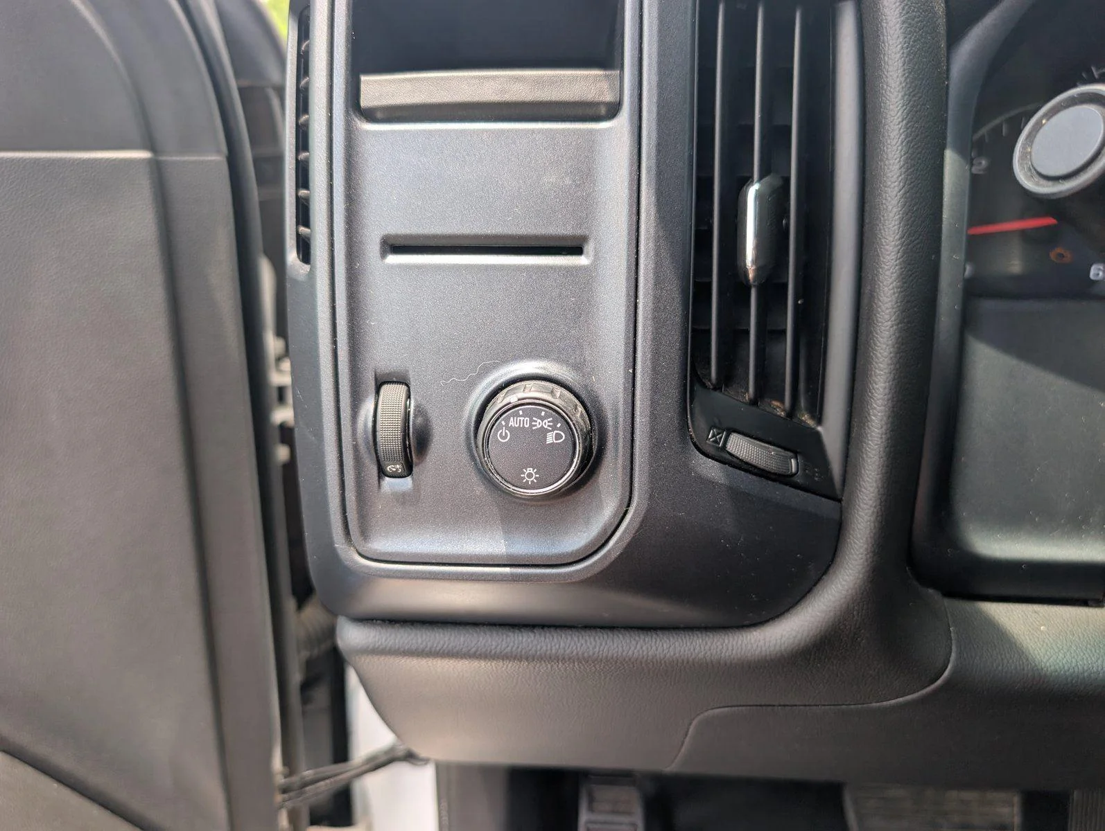 Used 2018 SUMMIT WHITE Chevrolet Work Truck image 28