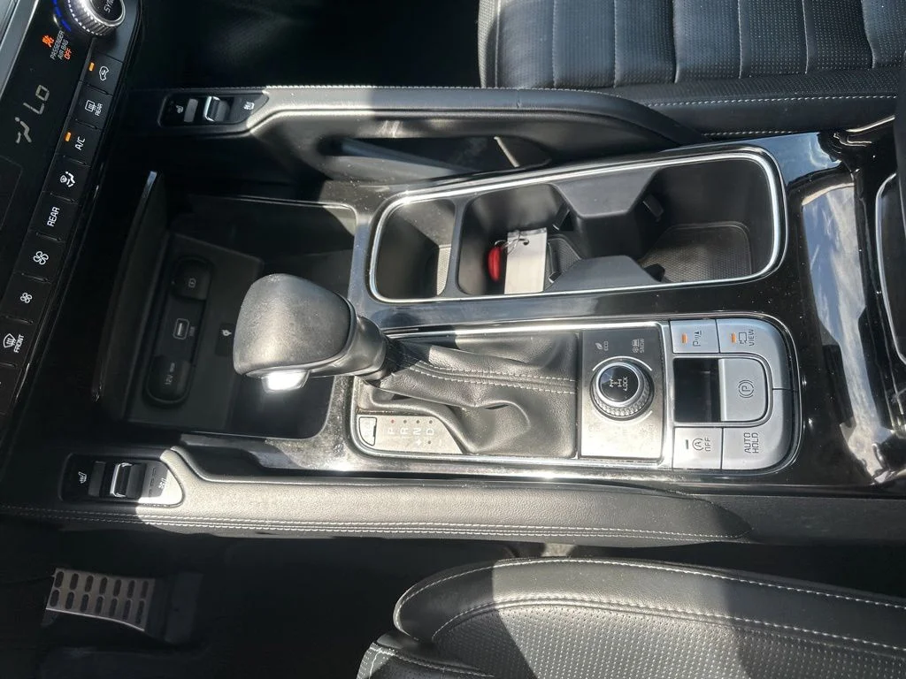 Used 2022 White Kia SX image 18