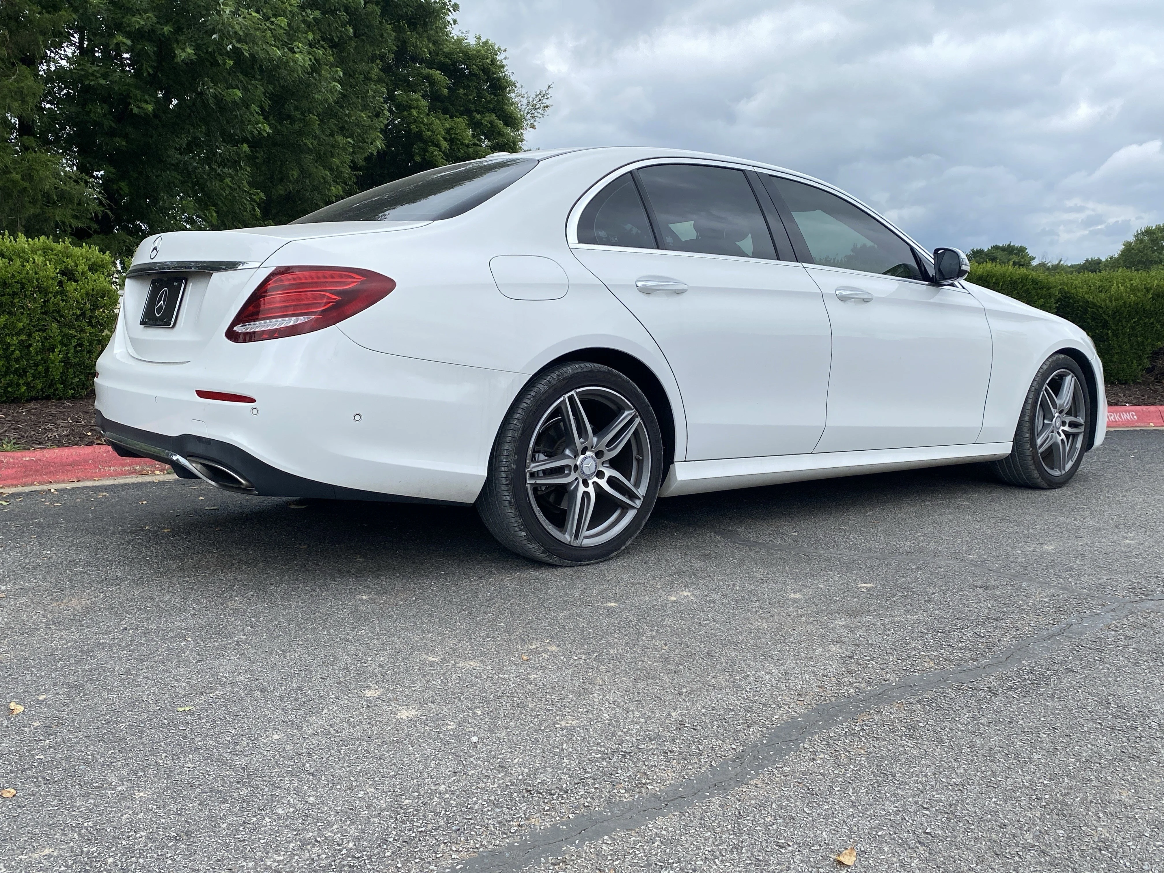 Used 2017  Mercedes-Benz E 300 image 3