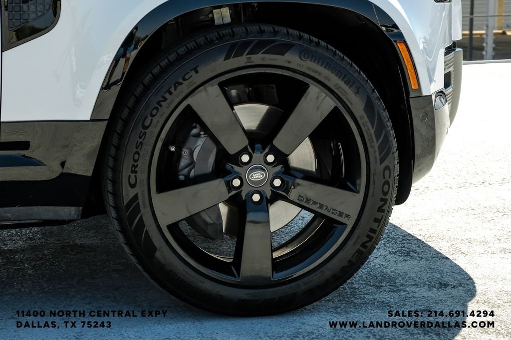 Used 2025 Fuji White Land Rover X-Dynamic SE image 42