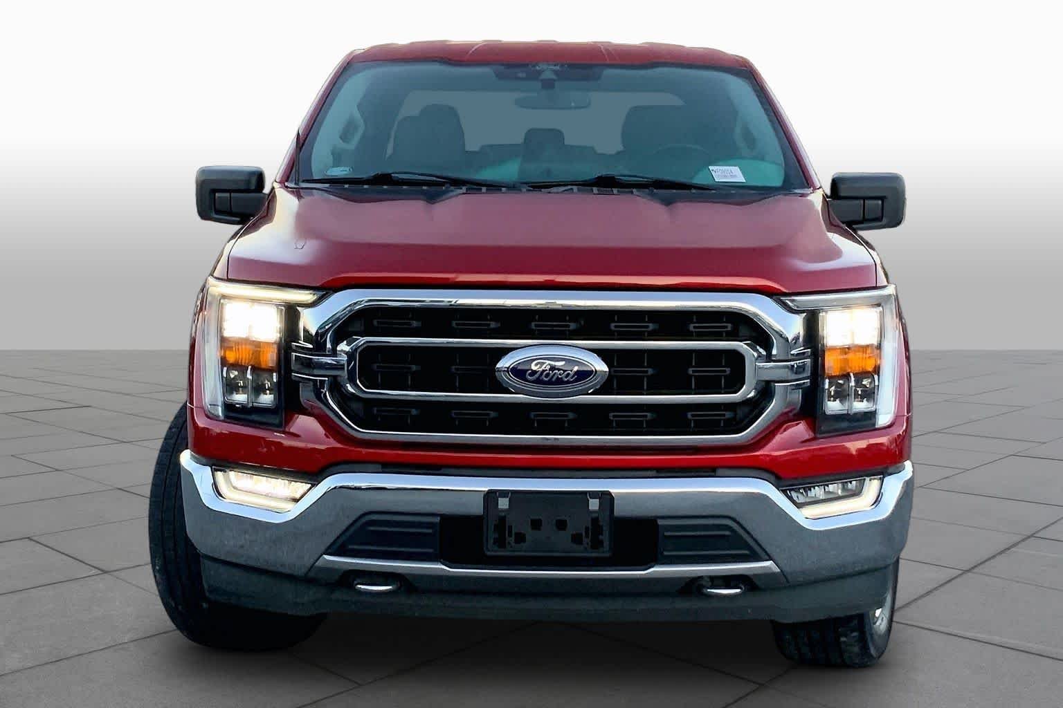 Used 2021 Rapid Red Metallic Tinted Clearcoat Ford XLT image 4