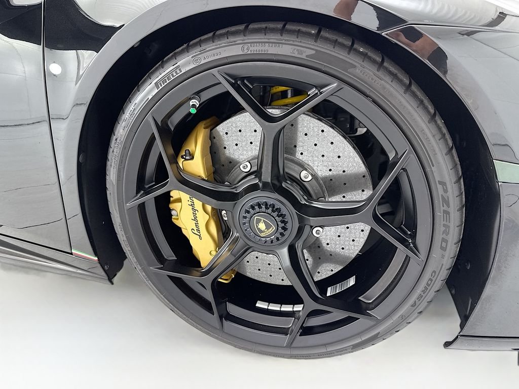 Used 2018 Nero Noctis Lamborghini Performante image 35