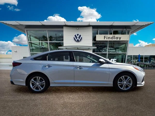 Used 2018 Silver Hyundai Limited image 6