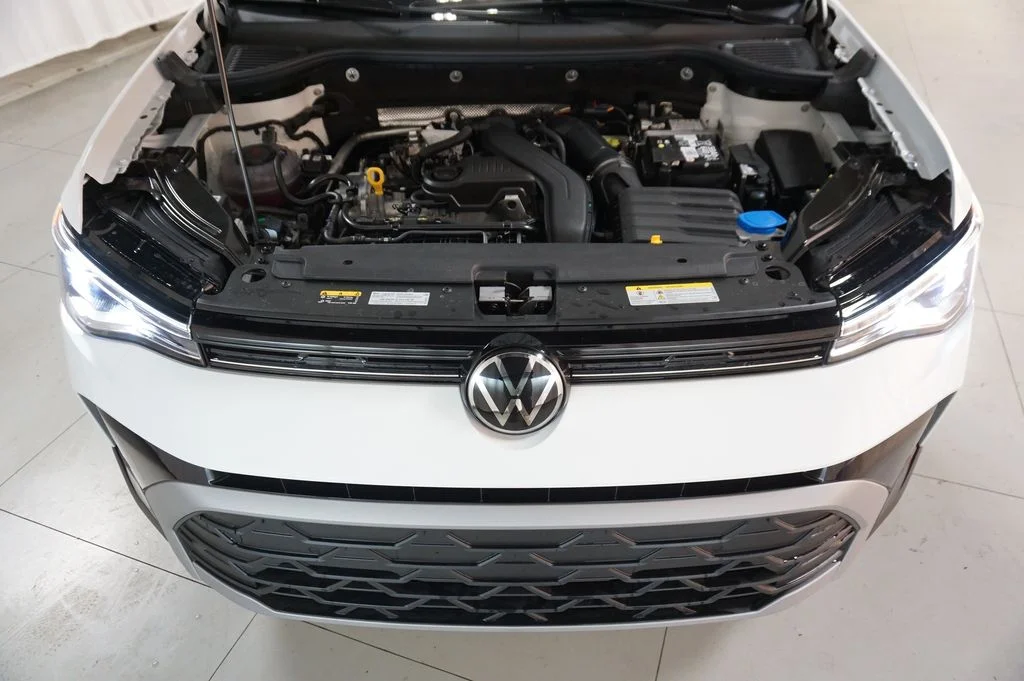 New 2026 Pure White Volkswagen 1.5T SE image 25