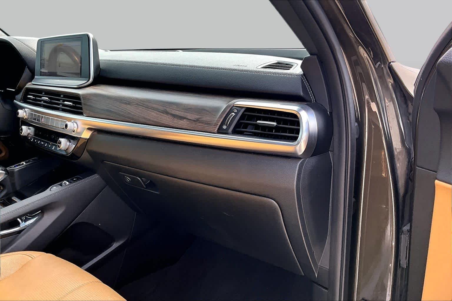 Used 2020 Dark Moss Kia SX image 17