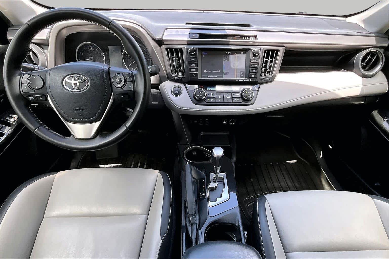 Used 2018 Galactic Aqua Mica Toyota Limited image 16