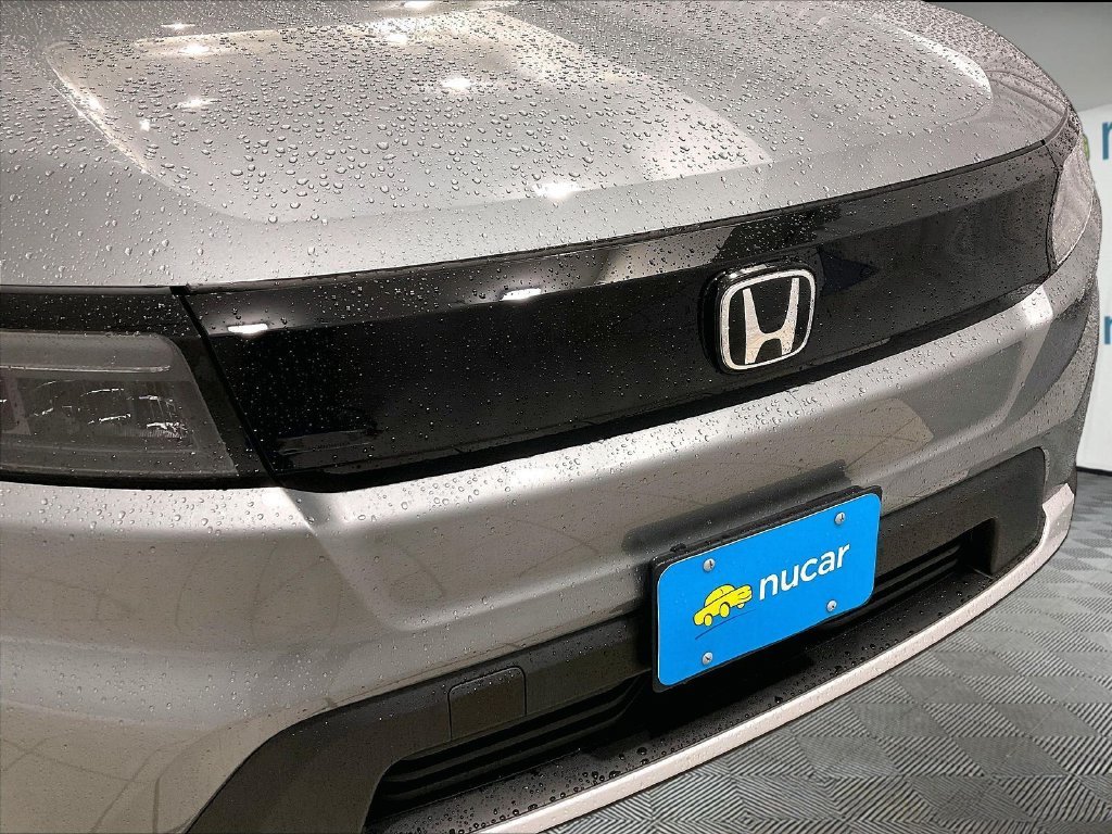 Used 2025 Silver Honda EX image 31