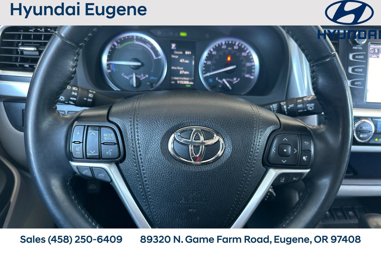 Used 2019 White Toyota XLE image 31