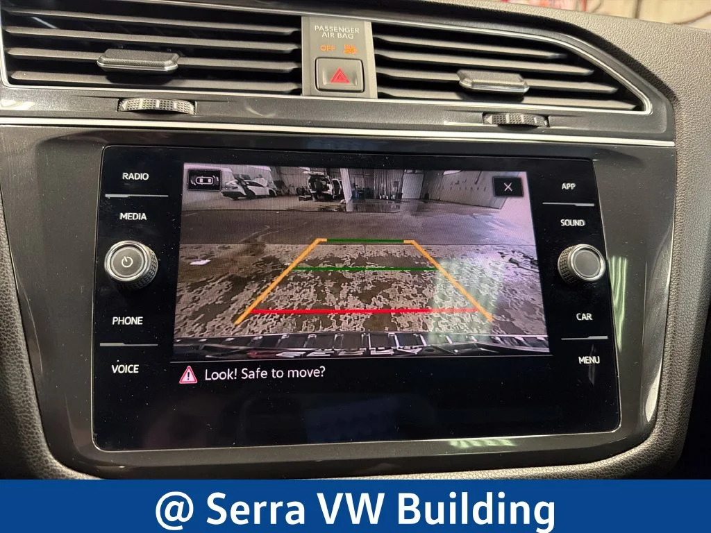 Used 2023 Silver Volkswagen 2.0T SE image 27