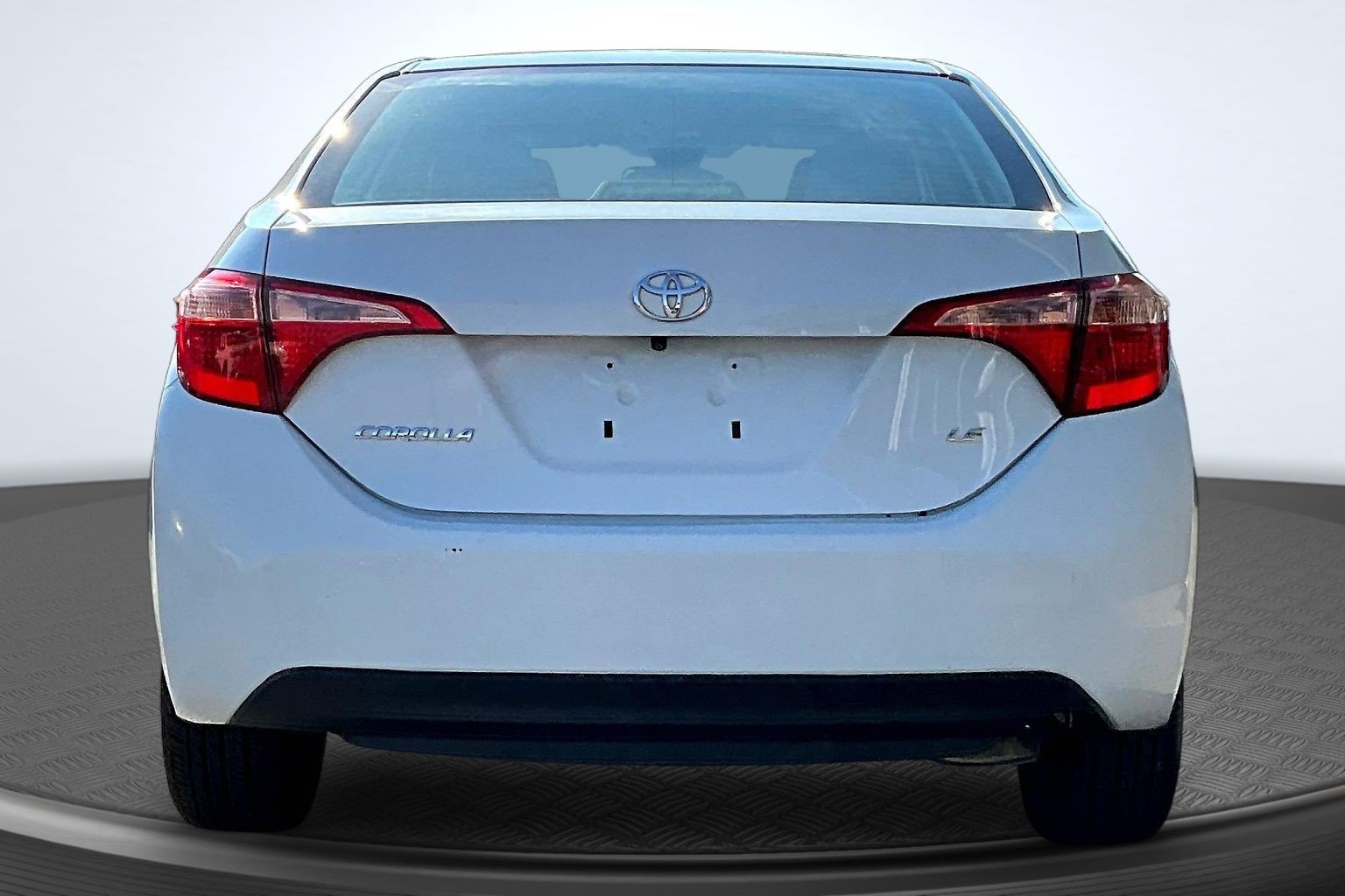 Used 2017 White Toyota LE image 4