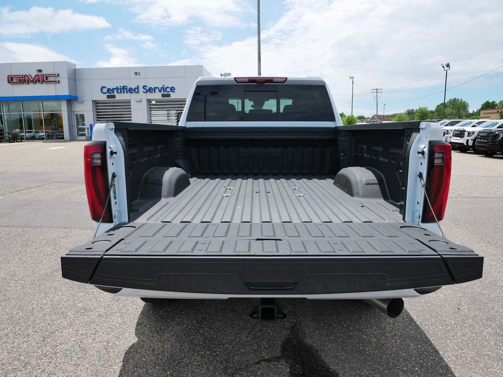 2026 GMC Sierra 3500HD Denali Ultimate - Photo 10