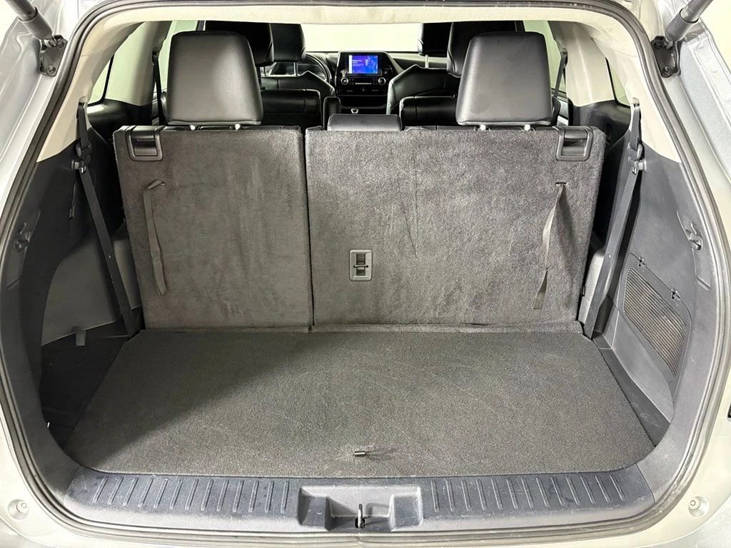 Used 2024 Silver Toyota XLE image 38