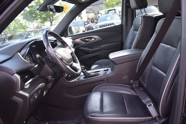 Used 2022 Black Chevrolet Premier image 33