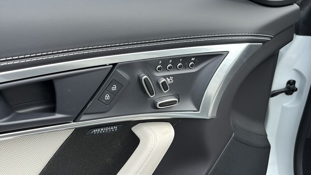 2024 Jaguar F-Type R-Dynamic - Photo 11
