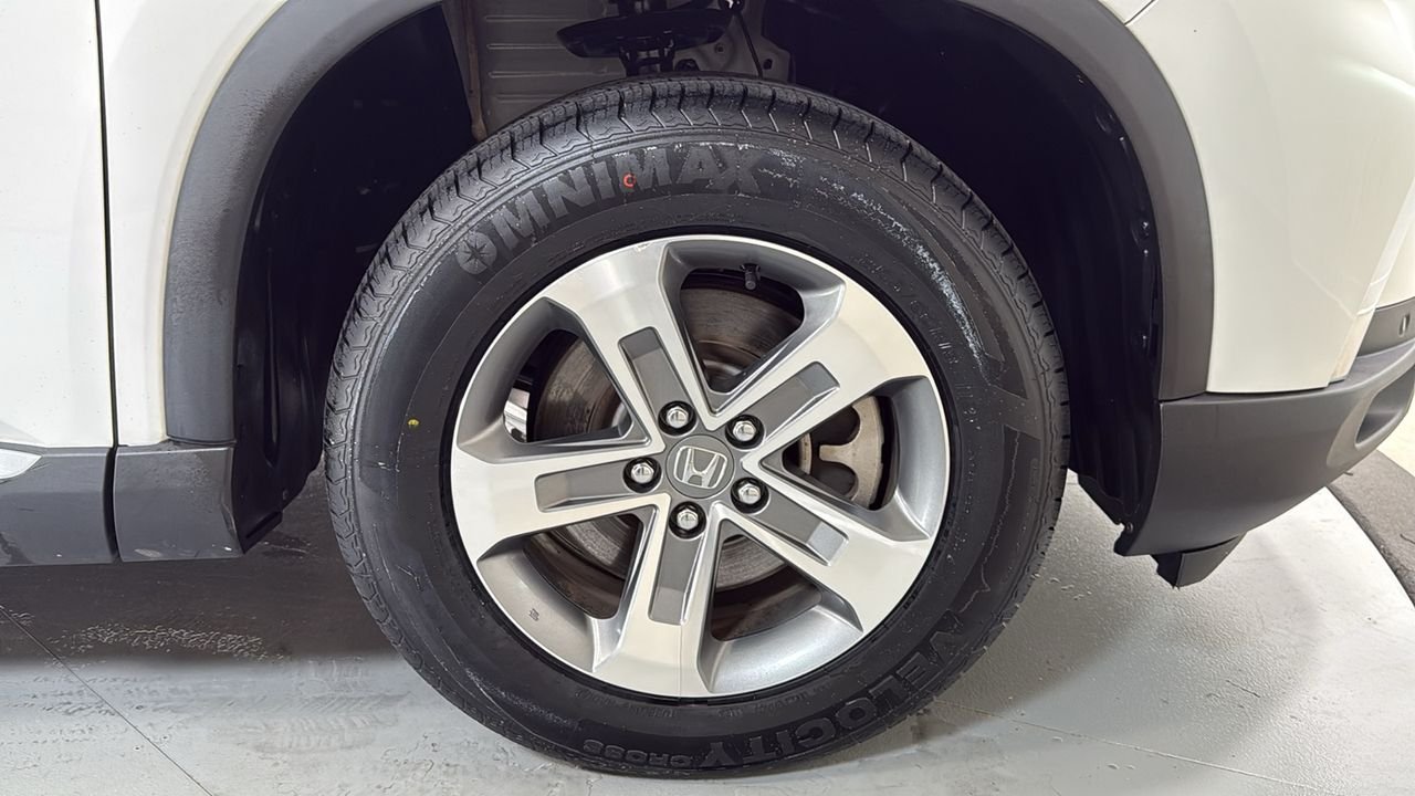 Used 2023 White Honda EX-L image 22