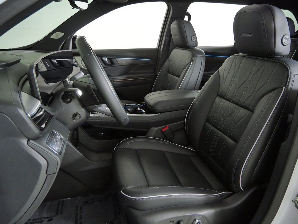 Used 2025 White Buick Avenir image 36