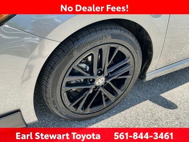 Certified Used 2025 PRECIOUS METAL Toyota  image 38