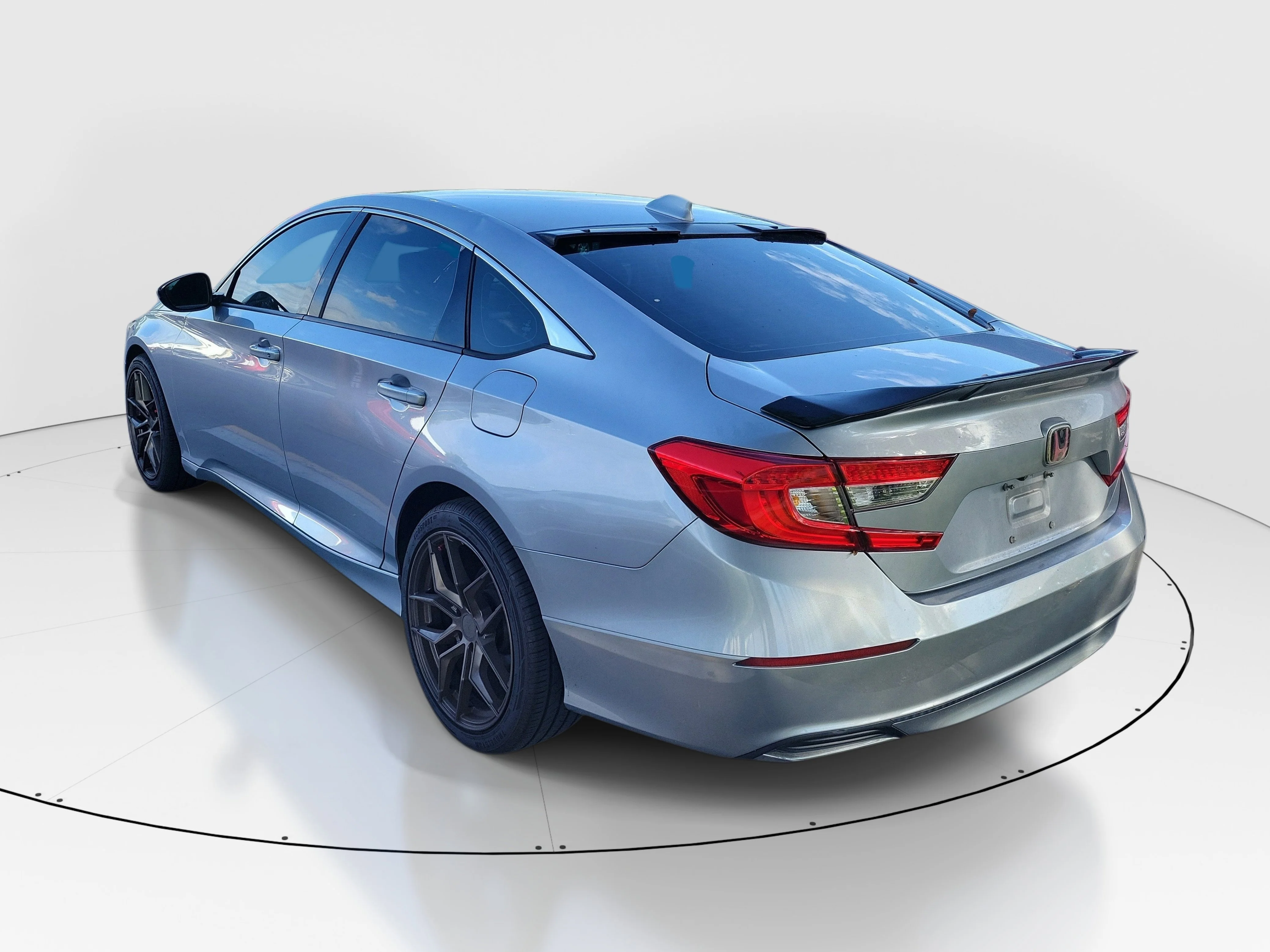 Used 2020 Silver Honda LX image 5