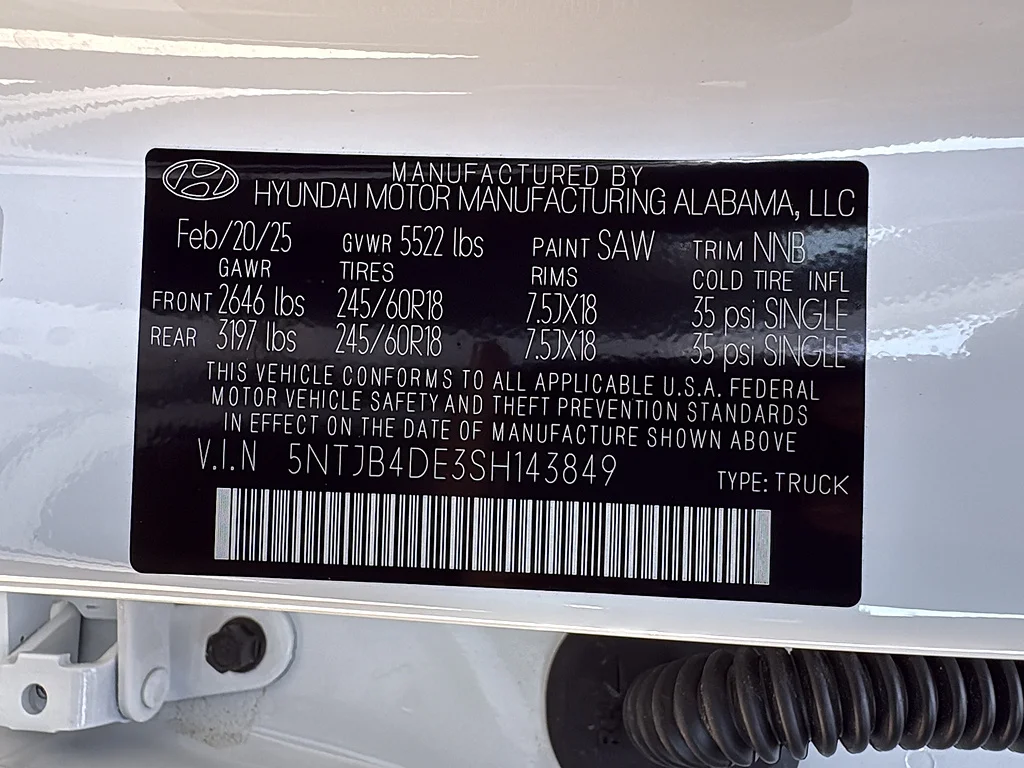 Used 2025 Atlas White Hyundai  image 31