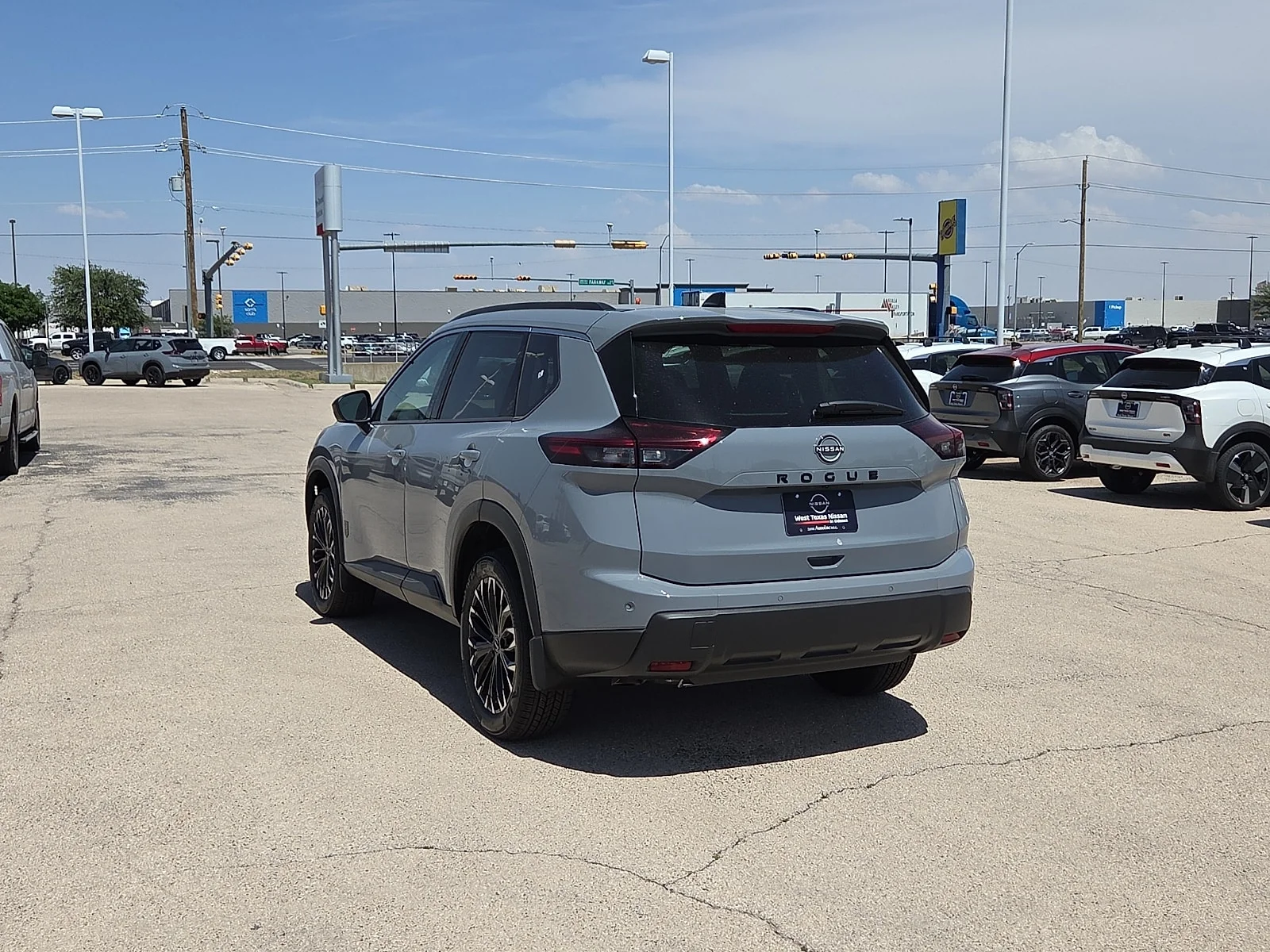 New 2026 Boulder Gray Nissan Dark Armor Front-Wheel Drive 2026.5 image 3