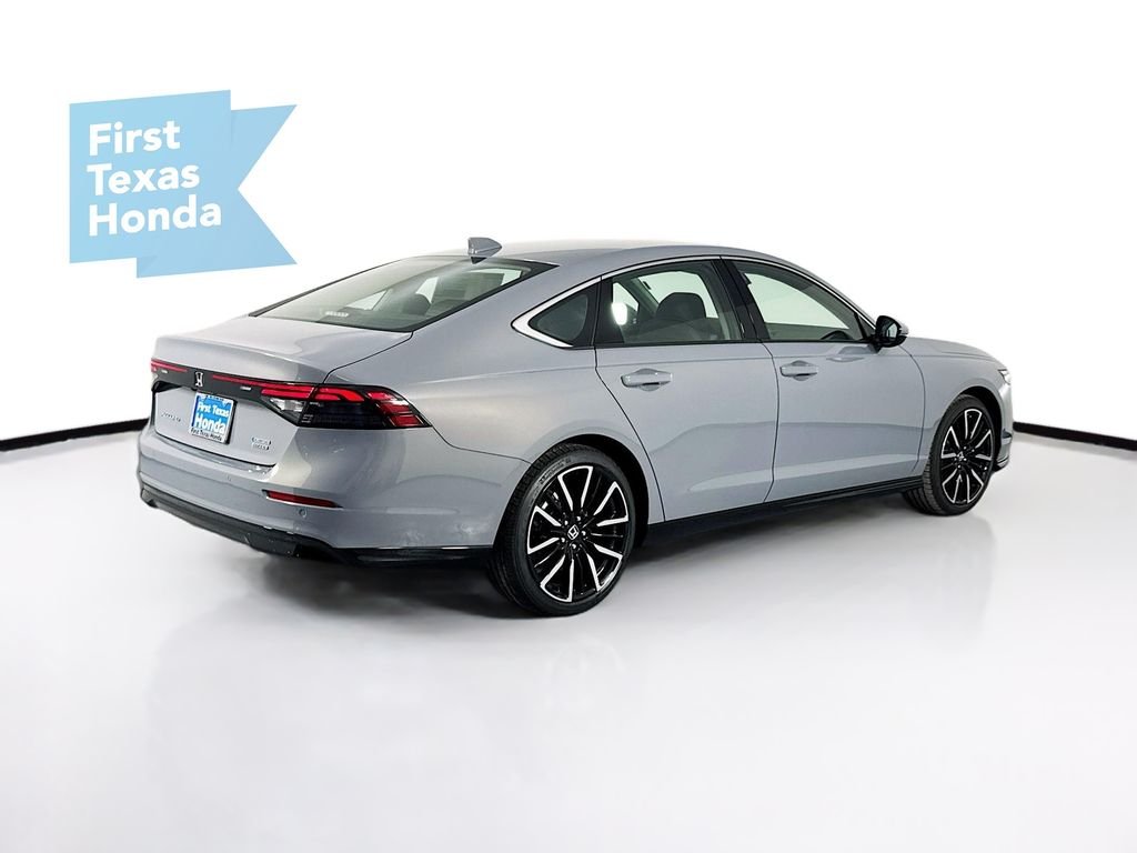 New 2026 Urban Gray Pearl Honda Touring image 8