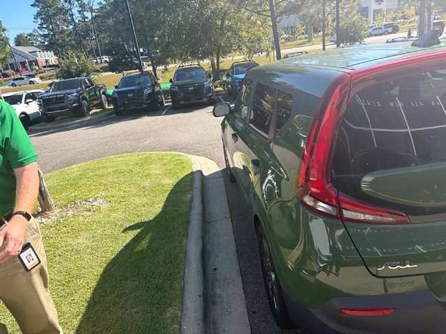 Used 2020 Green Kia EX image 4