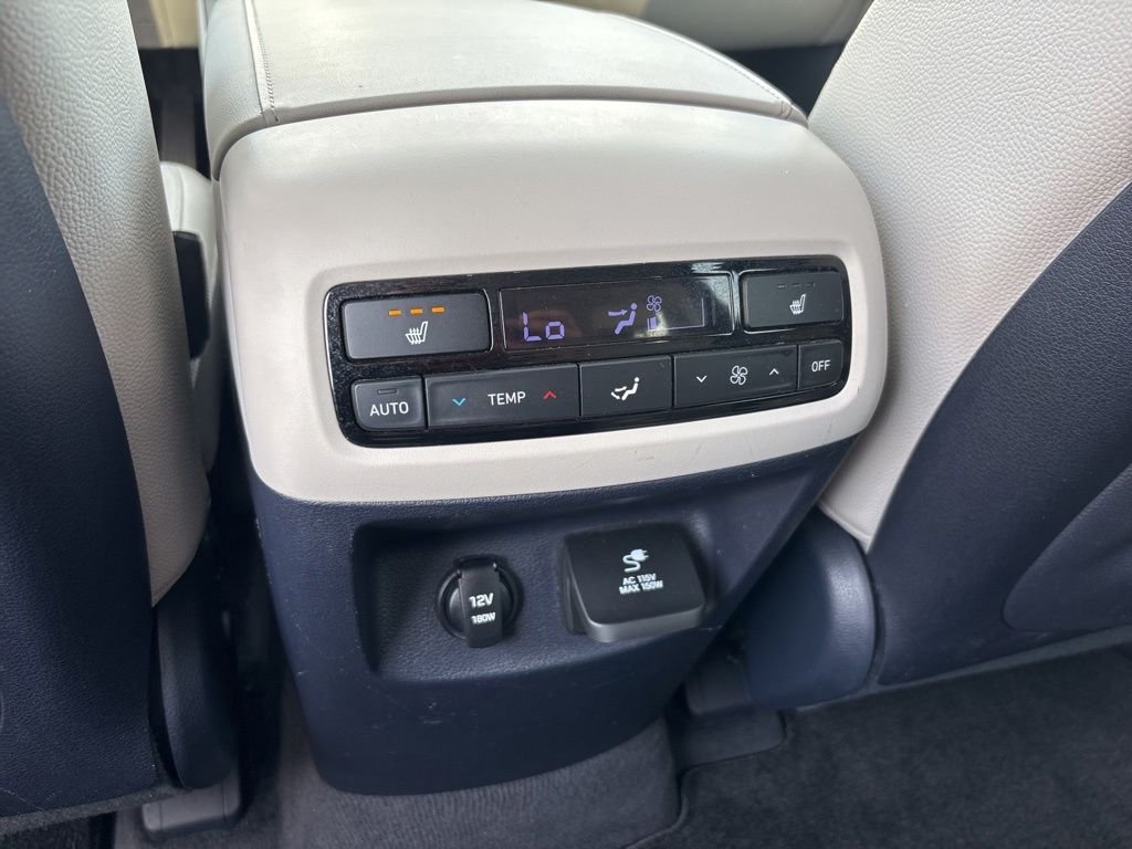 Used 2022 Silver Hyundai SEL image 13