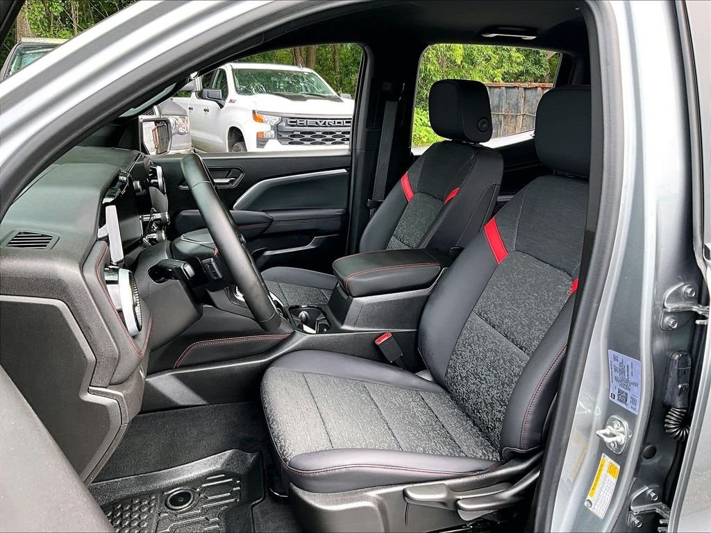 Used 2024 Gray Chevrolet Z71 image 10