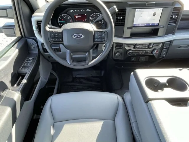 New 2026 Oxford White Ford XL image 18