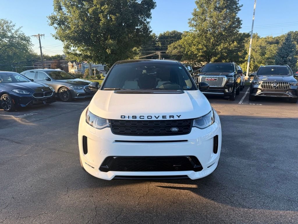Certified Used 2023 Fuji White Land Rover SE R-Dynamic image 8