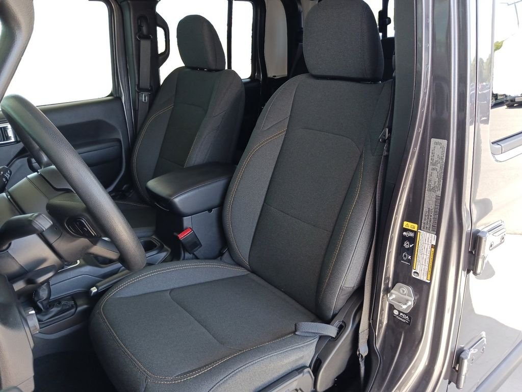 Used 2025 Gray Jeep Nighthawk image 27