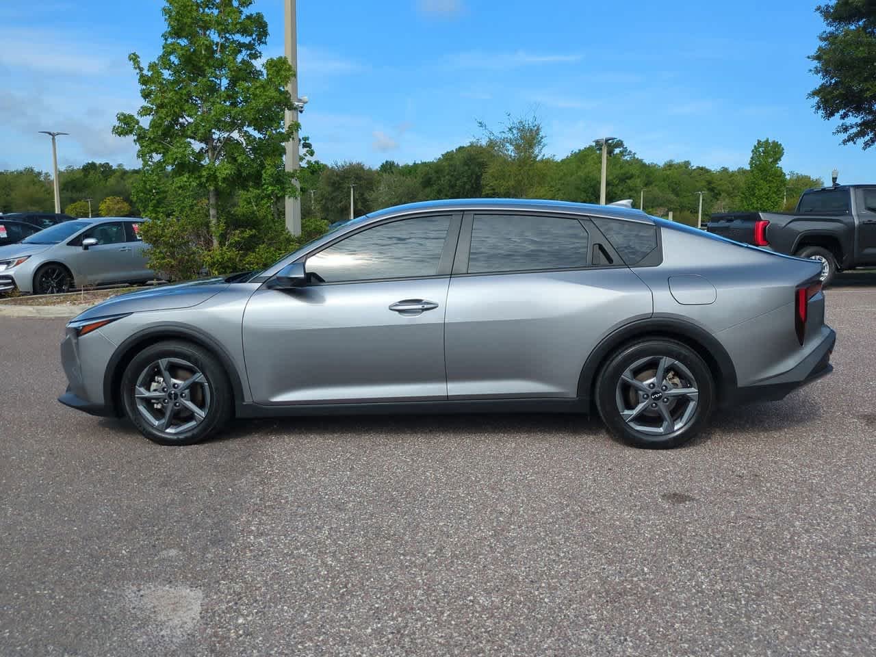 Used 2025 Steel Gray Kia LXS image 3