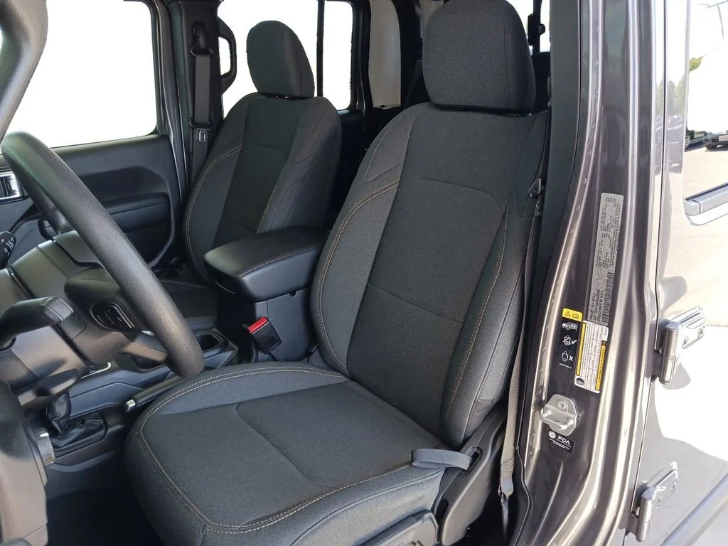 Used 2025 Gray Jeep Nighthawk image 27