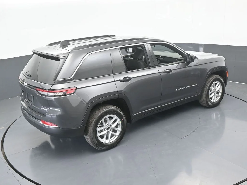 New 2026 Baltic Gray Metallic Clearcoat Jeep Laredo X image 49