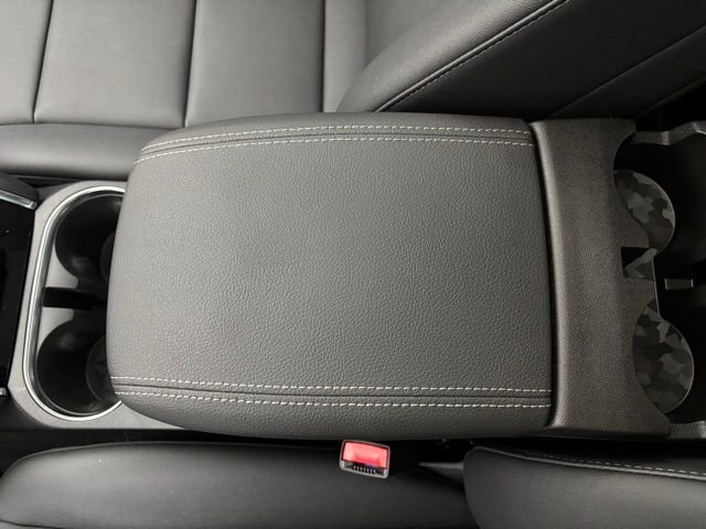 New 2026 Sterling Metallic GMC Elevation image 29