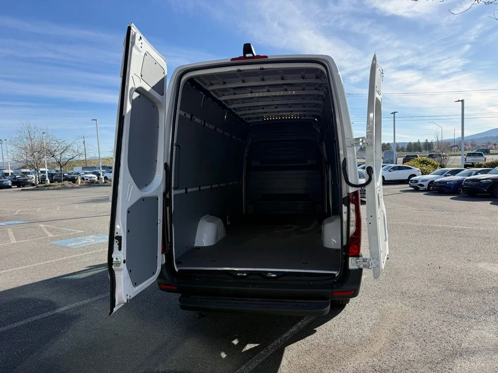 New 2026 White Mercedes-Benz Cargo 170 WB image 8