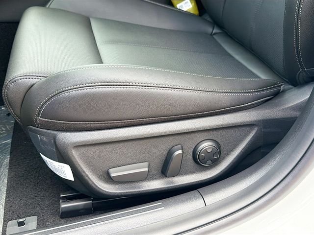 New 2026 White Genesis 2.5T image 20