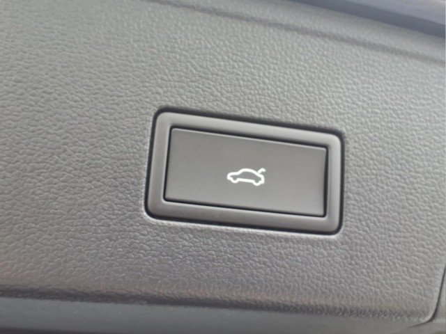 New 2026 Deep Black Pearl Volkswagen SE w/Technology 4M image 9