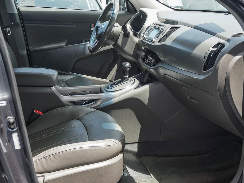 Used 2016 Silver Kia EX image 13